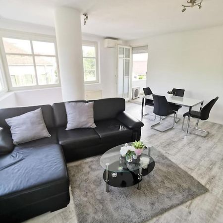 Bright, Spacious Apartment 3 Bedroom, Garage Budapest Bagian luar foto
