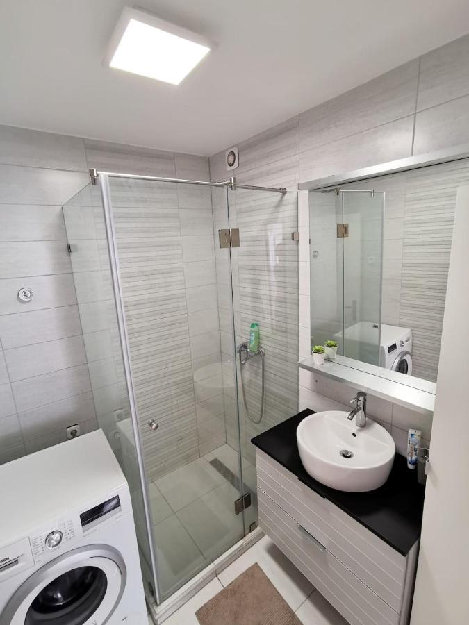 Bright, Spacious Apartment 3 Bedroom, Garage Budapest Bagian luar foto